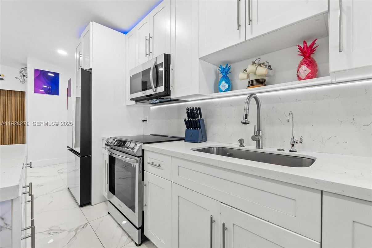 Interior, Kitchen, Marble, Recessed Lighting