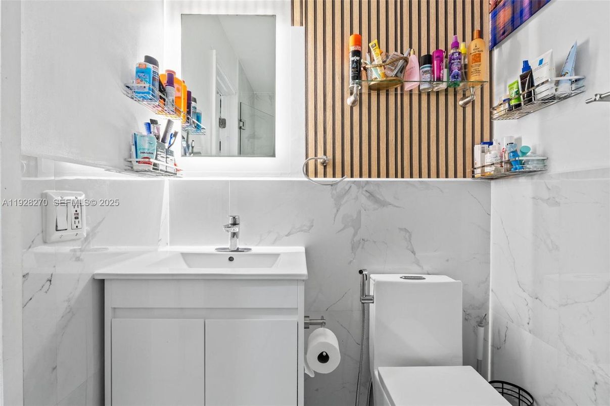 Bathroom, Interior, Marble Walls