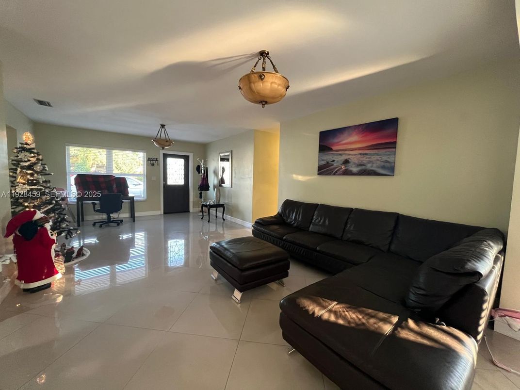 Interior, Living room, Pendant Lights
