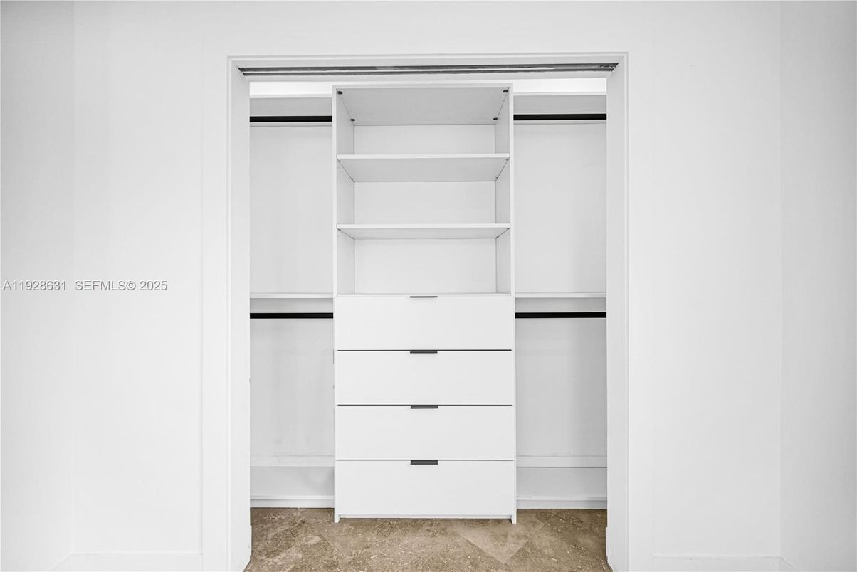 Interior, Walk-in Closets