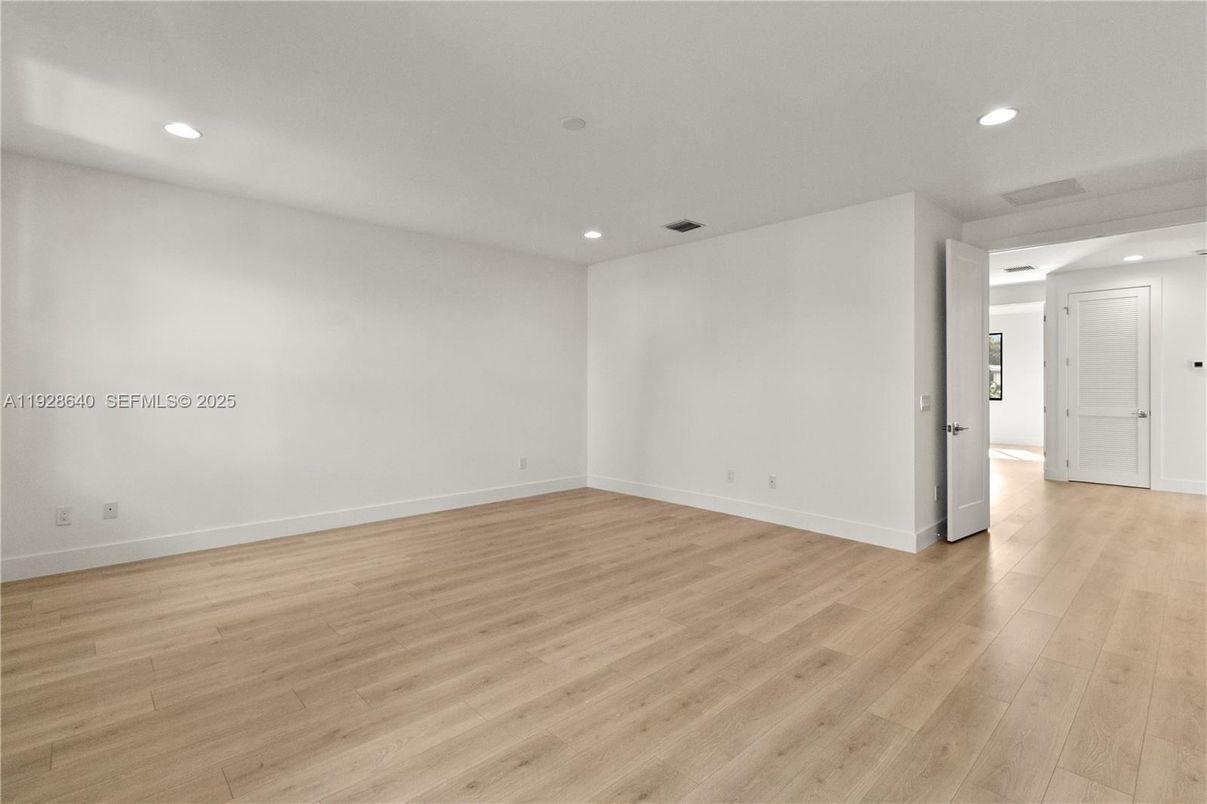 Empty room, Interior, Recessed Lighting, Wood Texture Flooring