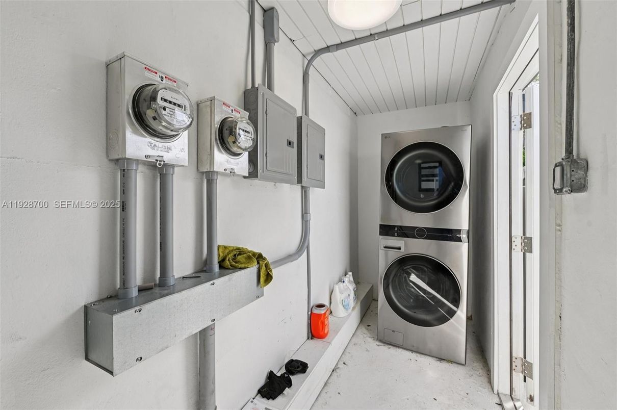 Interior, Utility Closets, Washer