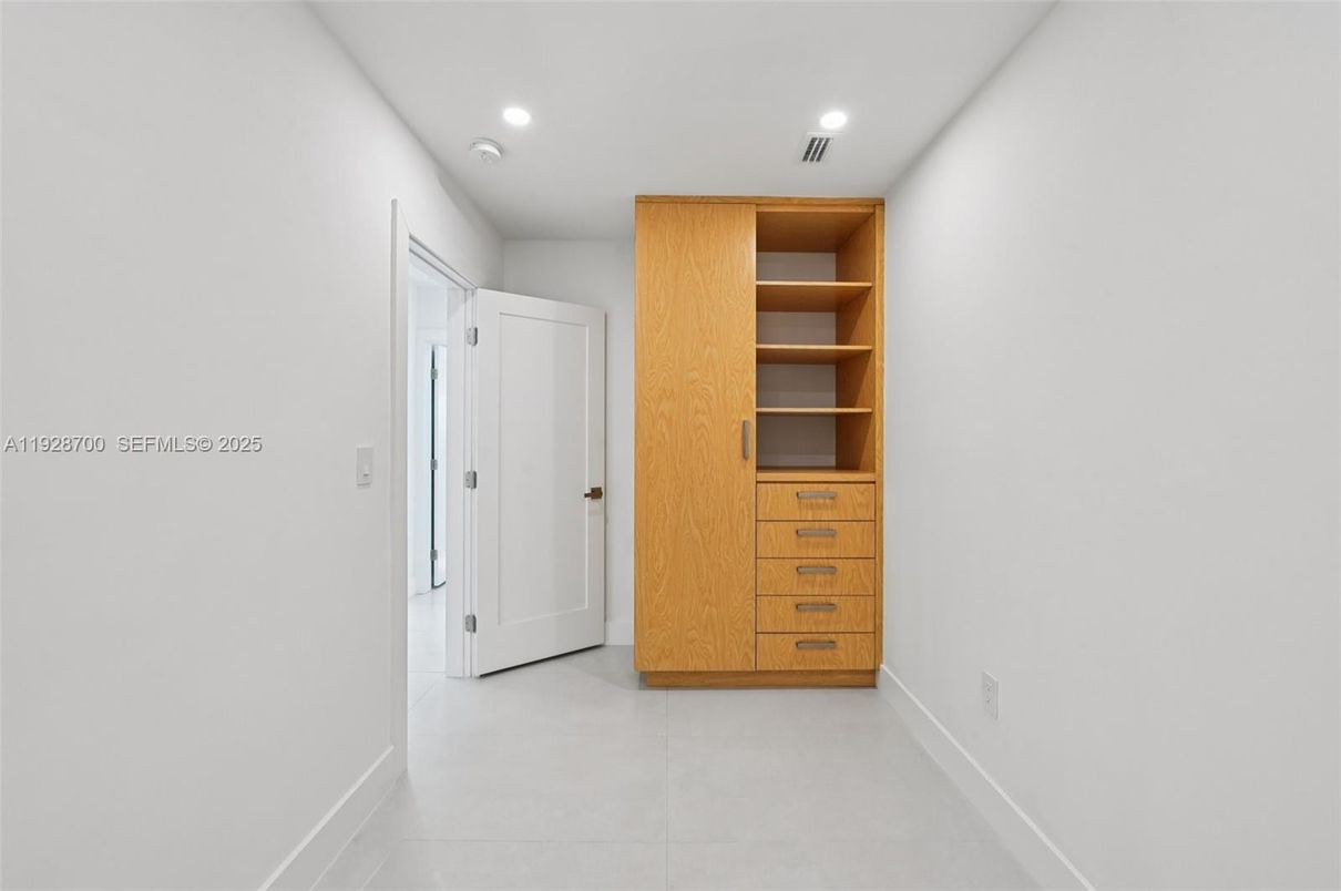 Interior, Recessed Lighting
