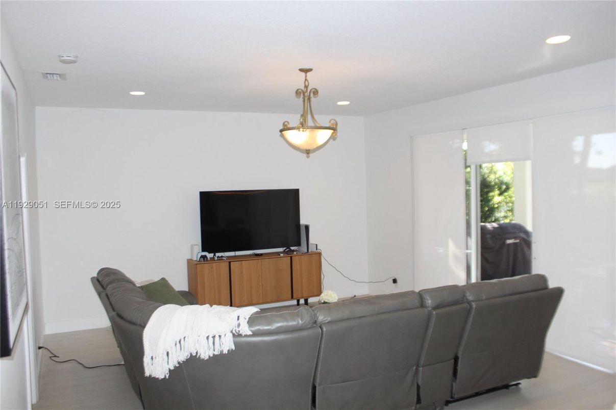 Home Theatre Room, Interior, Living room, Pendant Lights, Recessed Lighting