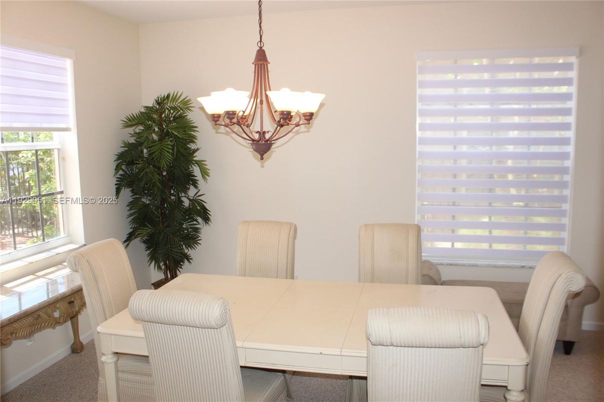 Chandelier, Dining room, Interior