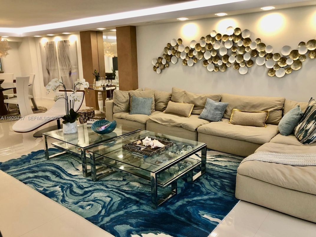 Dining room, Interior, Living room, Recessed Lighting