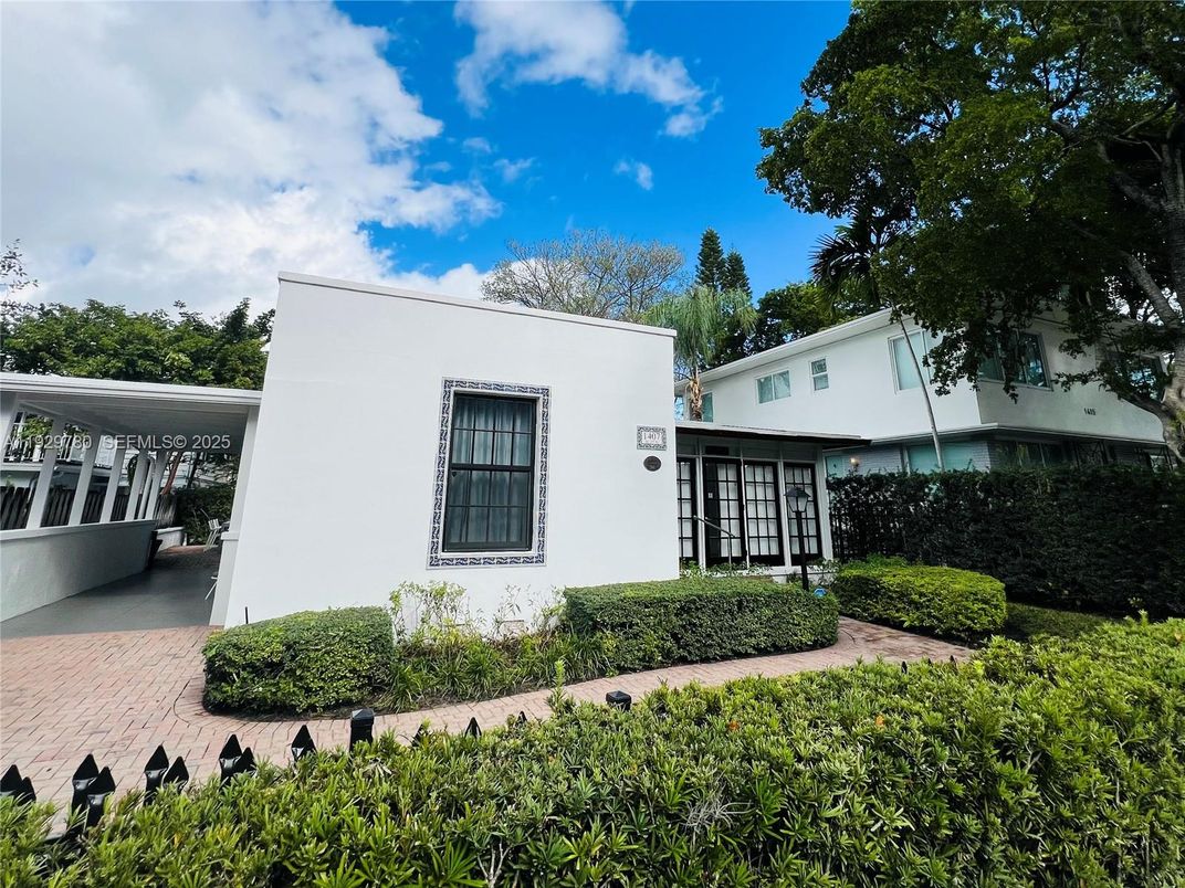 Exterior, Facade, Spanish Mediterranean