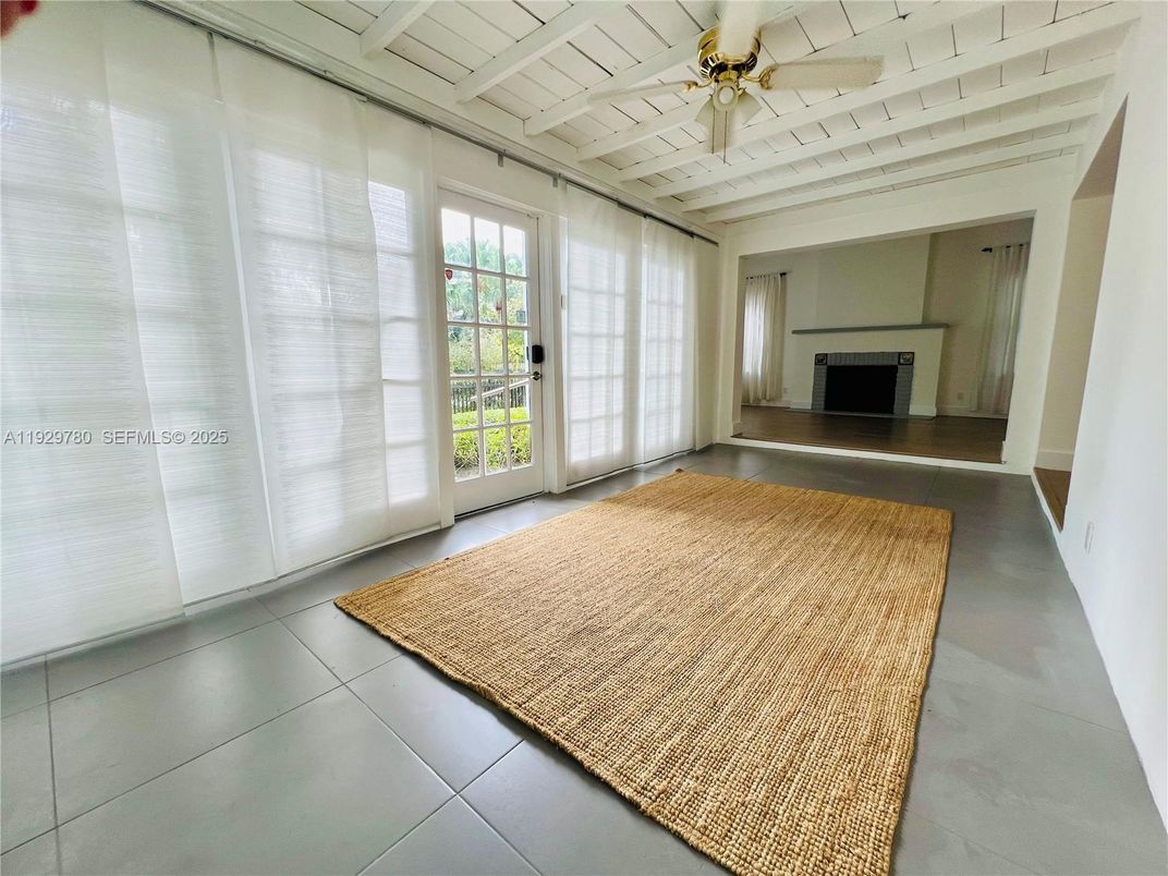 Empty room, Fireplace, Interior