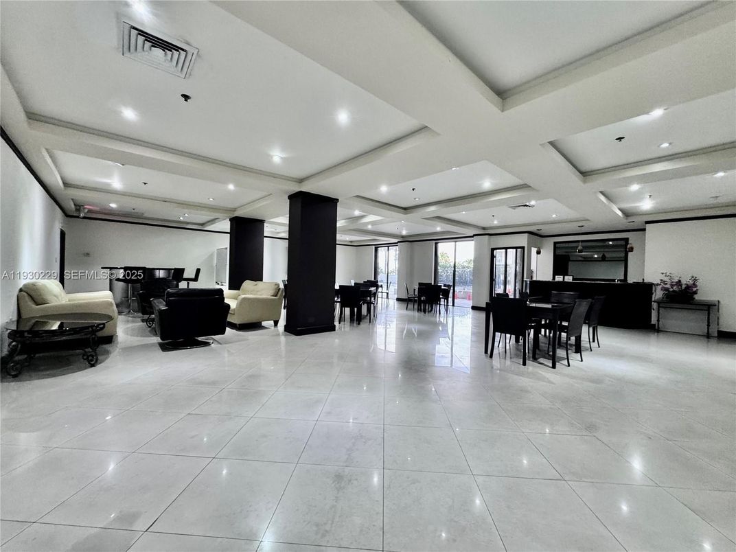 Dining room, Interior, Living room, Recessed Lighting