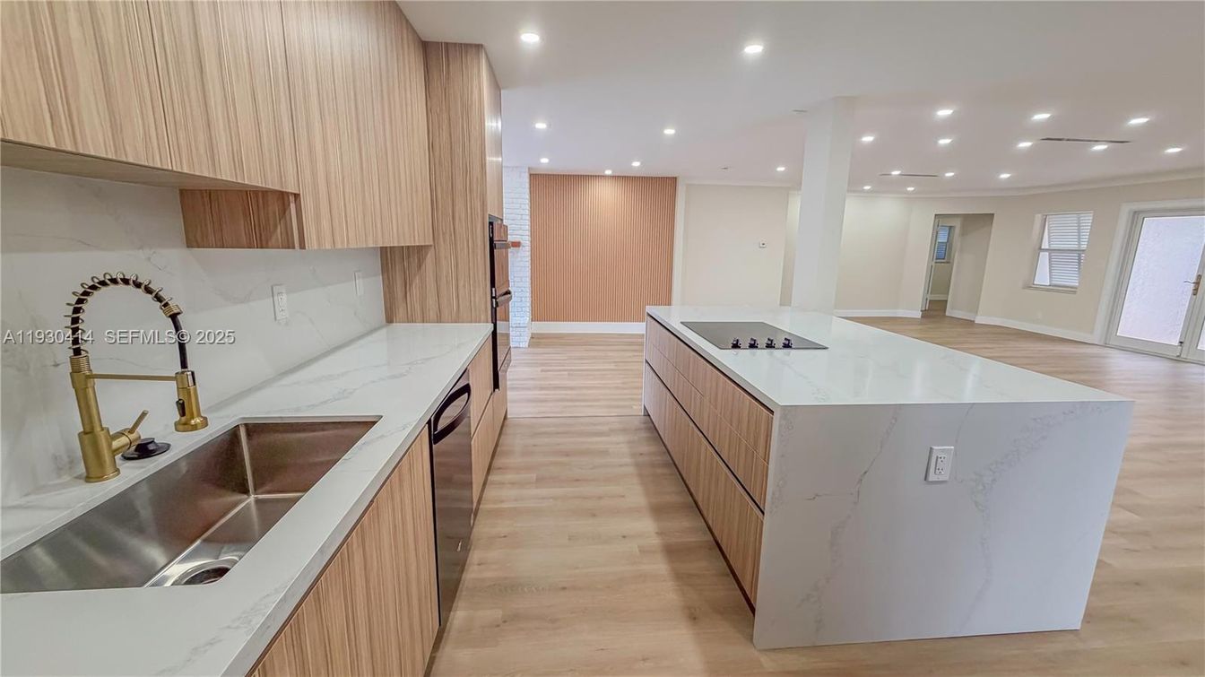 Interior, Kitchen, Recessed Lighting, Wood Texture Flooring