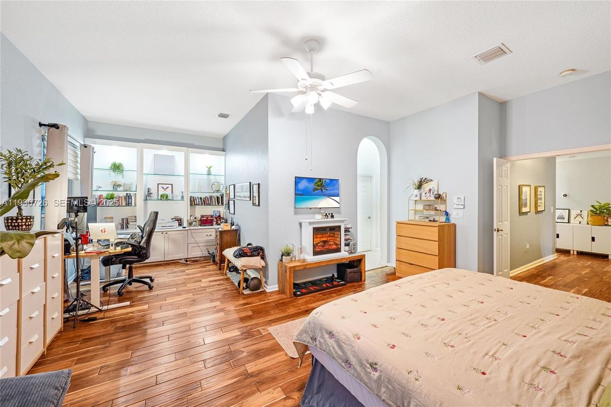 Bedroom, Home Office, Interior, Wood Texture Flooring