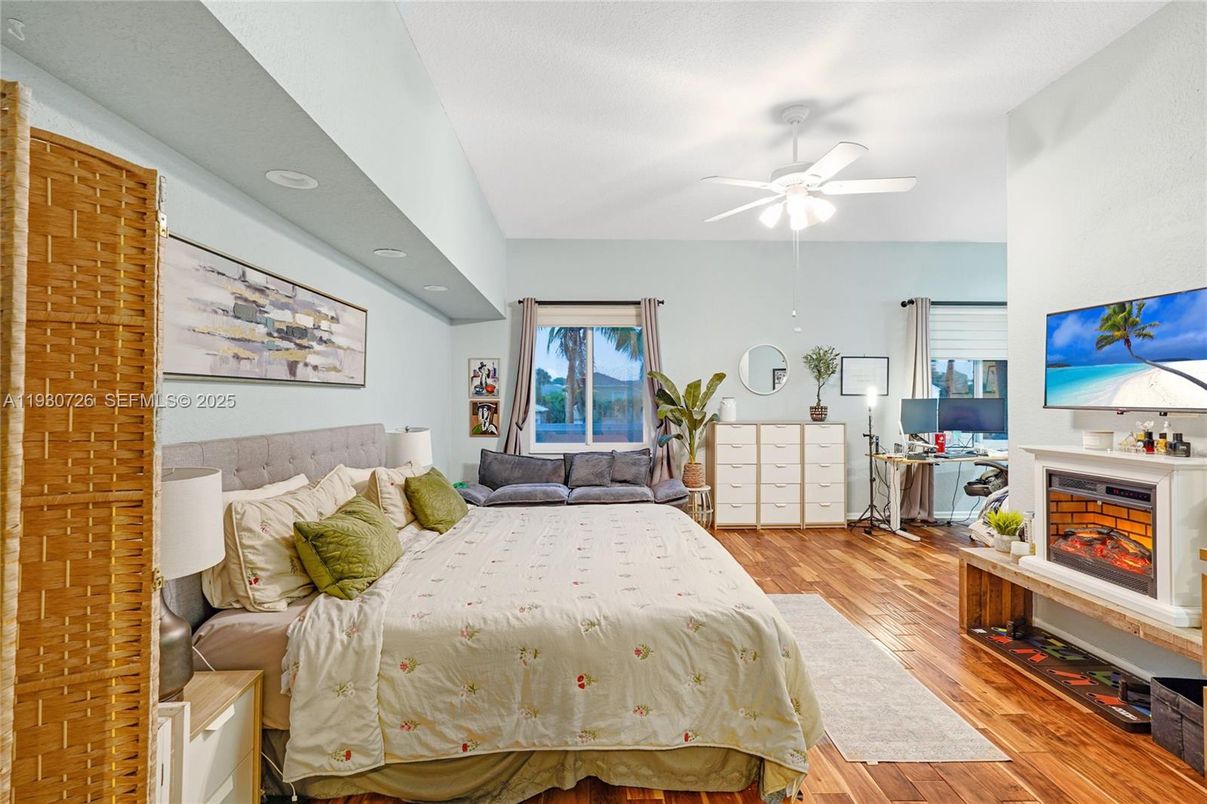 Bedroom, Interior, Recessed Lighting, Wood Texture Flooring