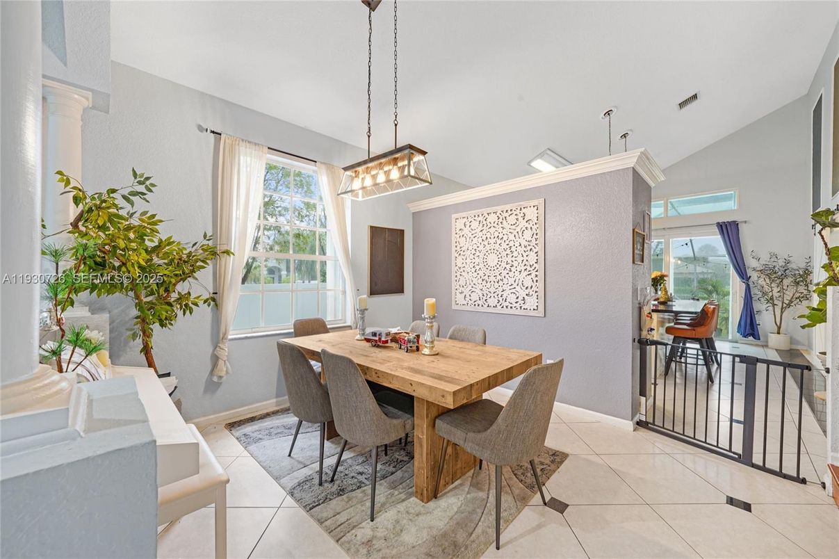 Dining room, Interior, Pendant Lights