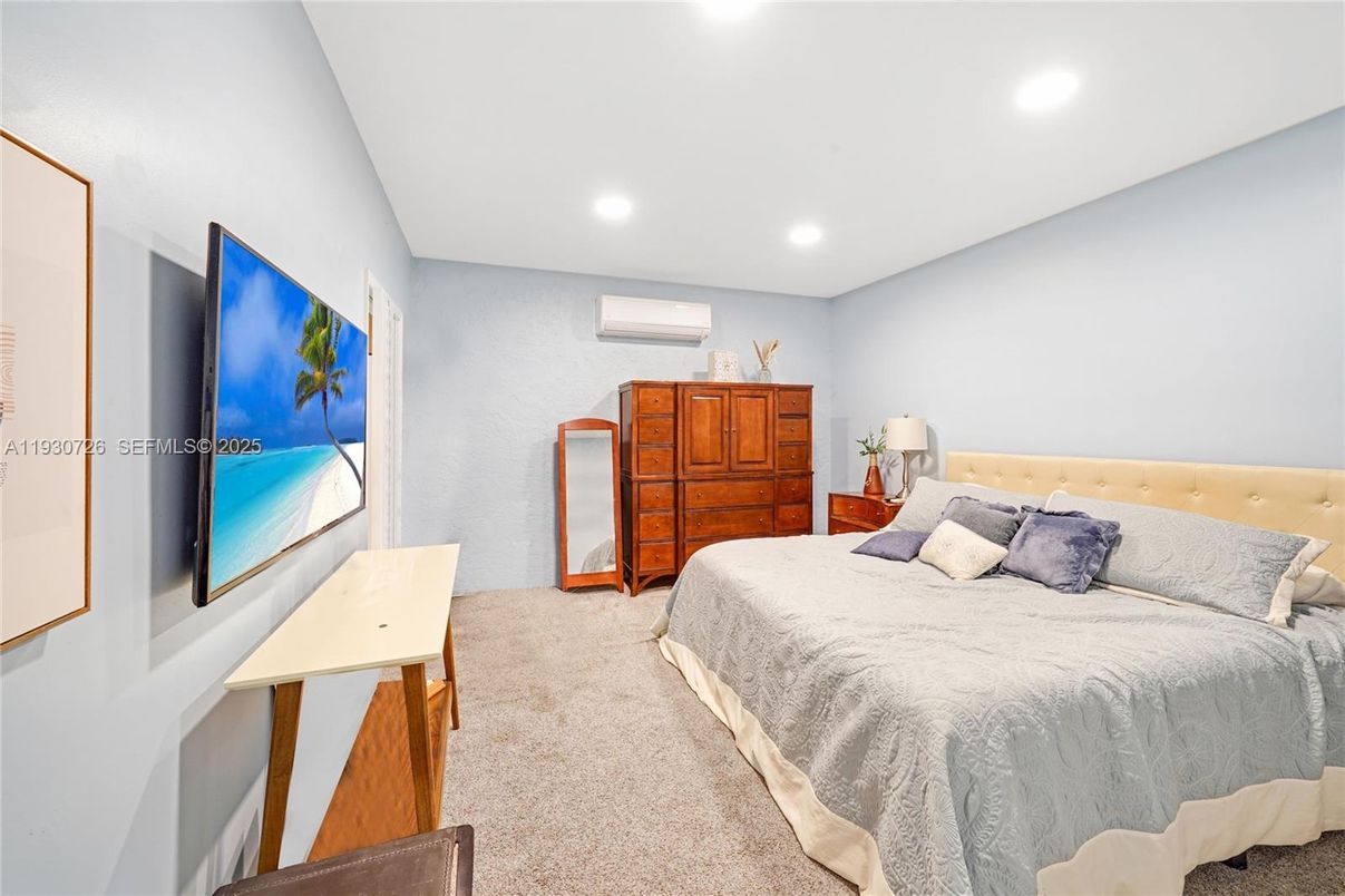 Bedroom, Interior, Recessed Lighting