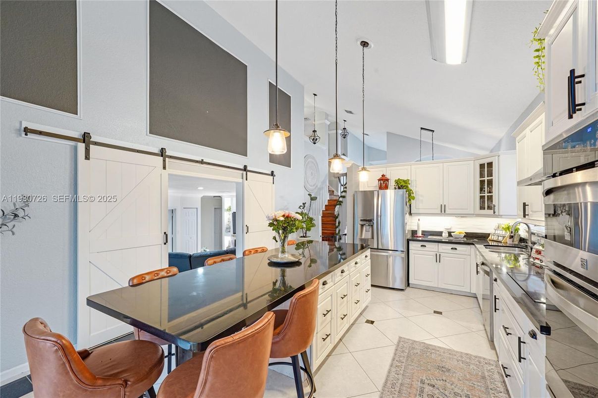 Dining room, Interior, Kitchen, Pendant Lights, Stainless Steel Appliances