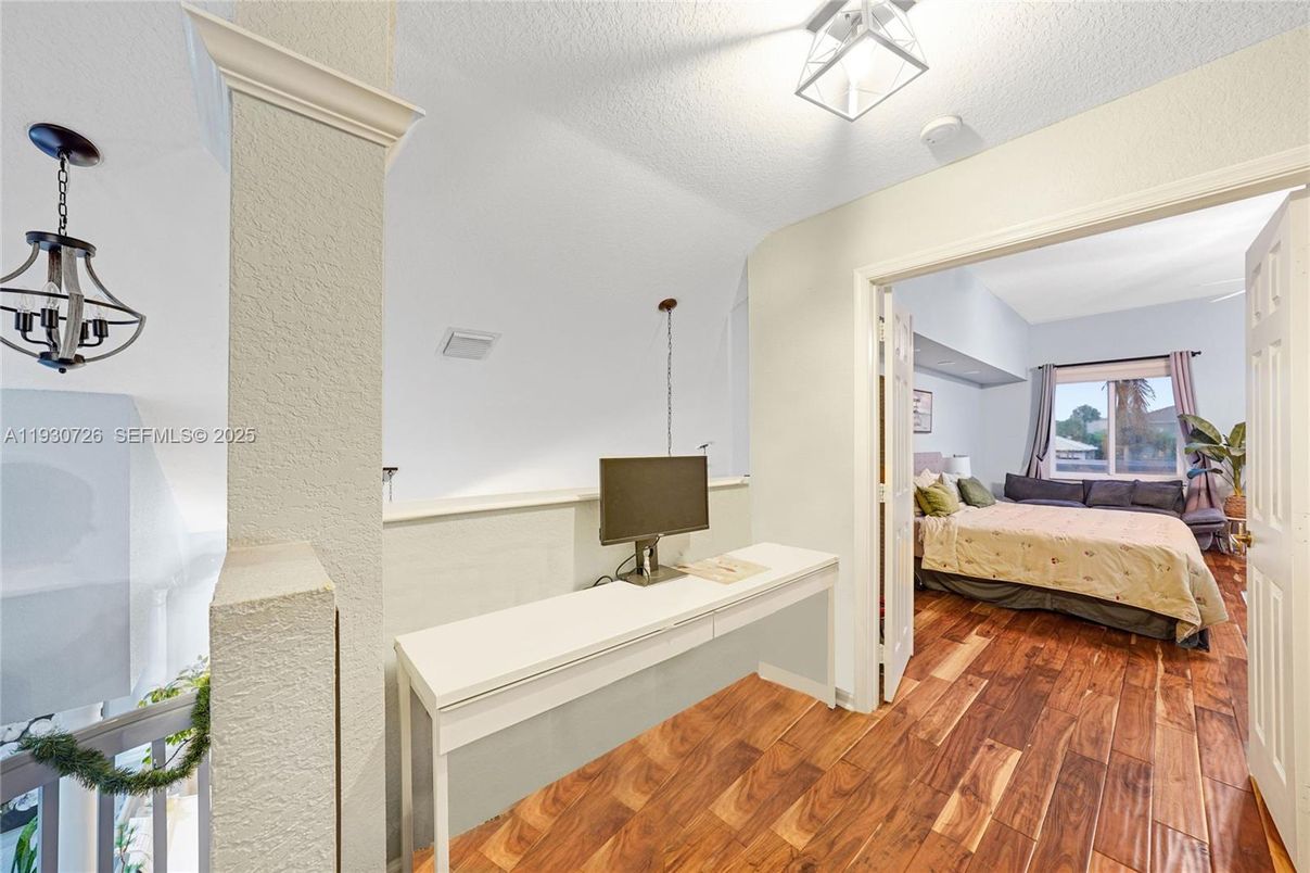 Bedroom, Interior, Pendant Lights, Wood Texture Flooring