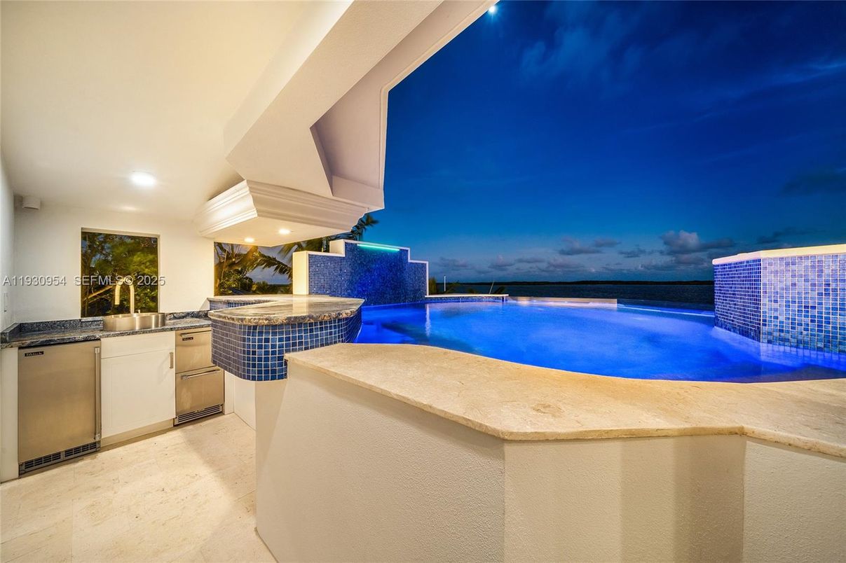 Exterior, Outdoor Kitchen, Pool, Recessed Lighting