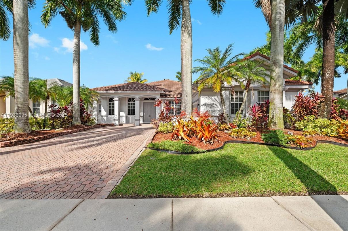 Backyard, Exterior, Facade, Mediterranean