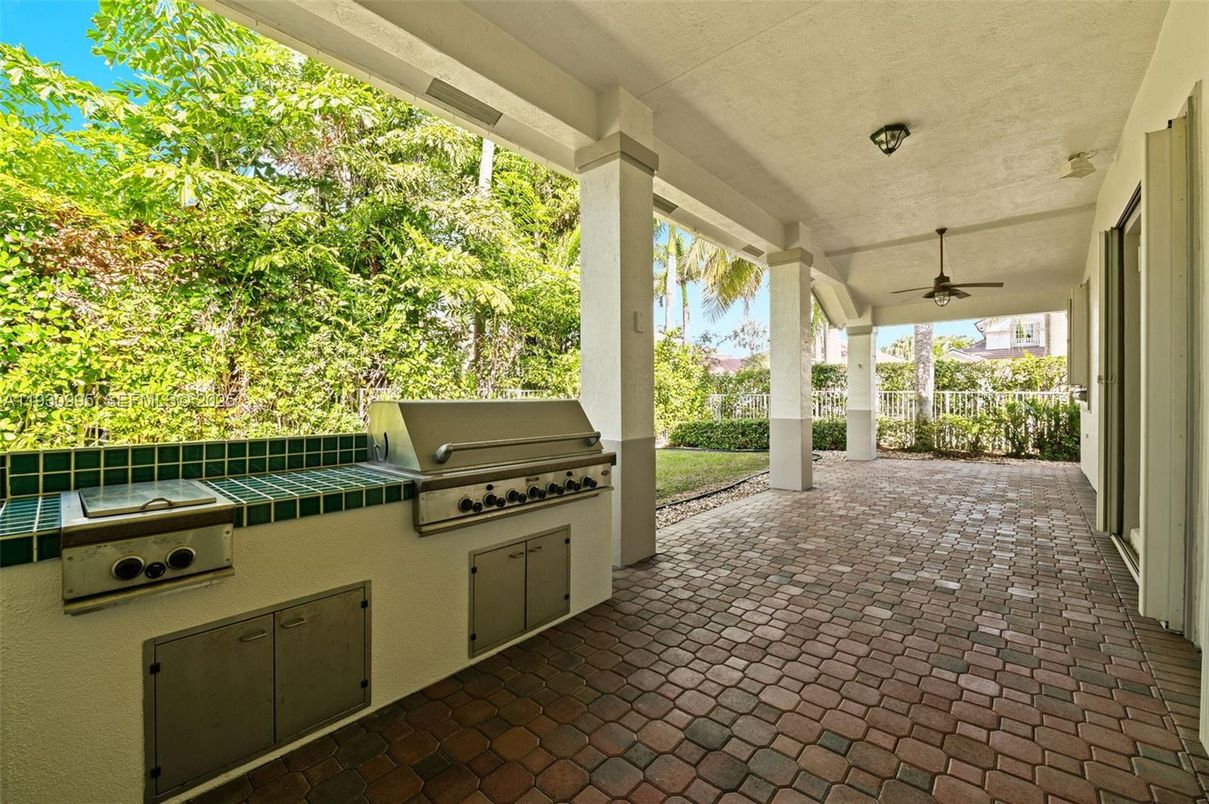 Exterior, Outdoor Kitchen