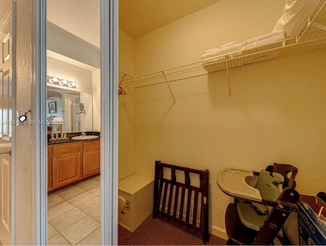 Interior, Walk-in Closets