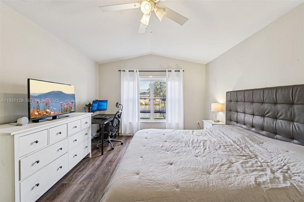 Bedroom, Home Office, Interior, Wood Texture Flooring