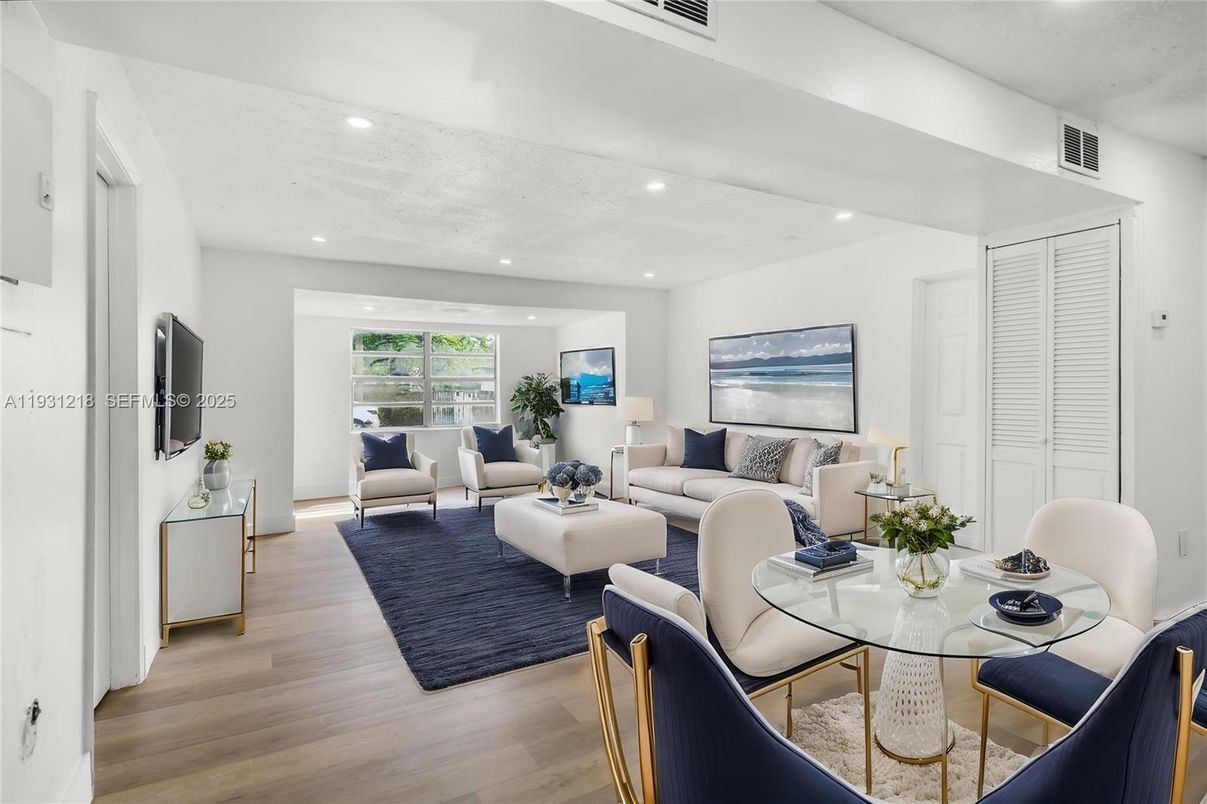 Dining room, Interior, Living room, Recessed Lighting, Wood Texture Flooring