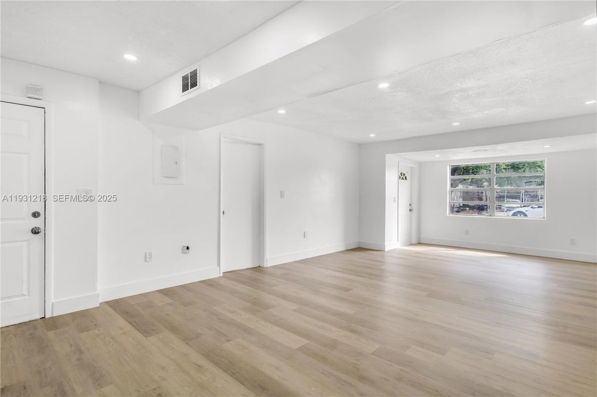 Empty room, Interior, Recessed Lighting, Wood Texture Flooring