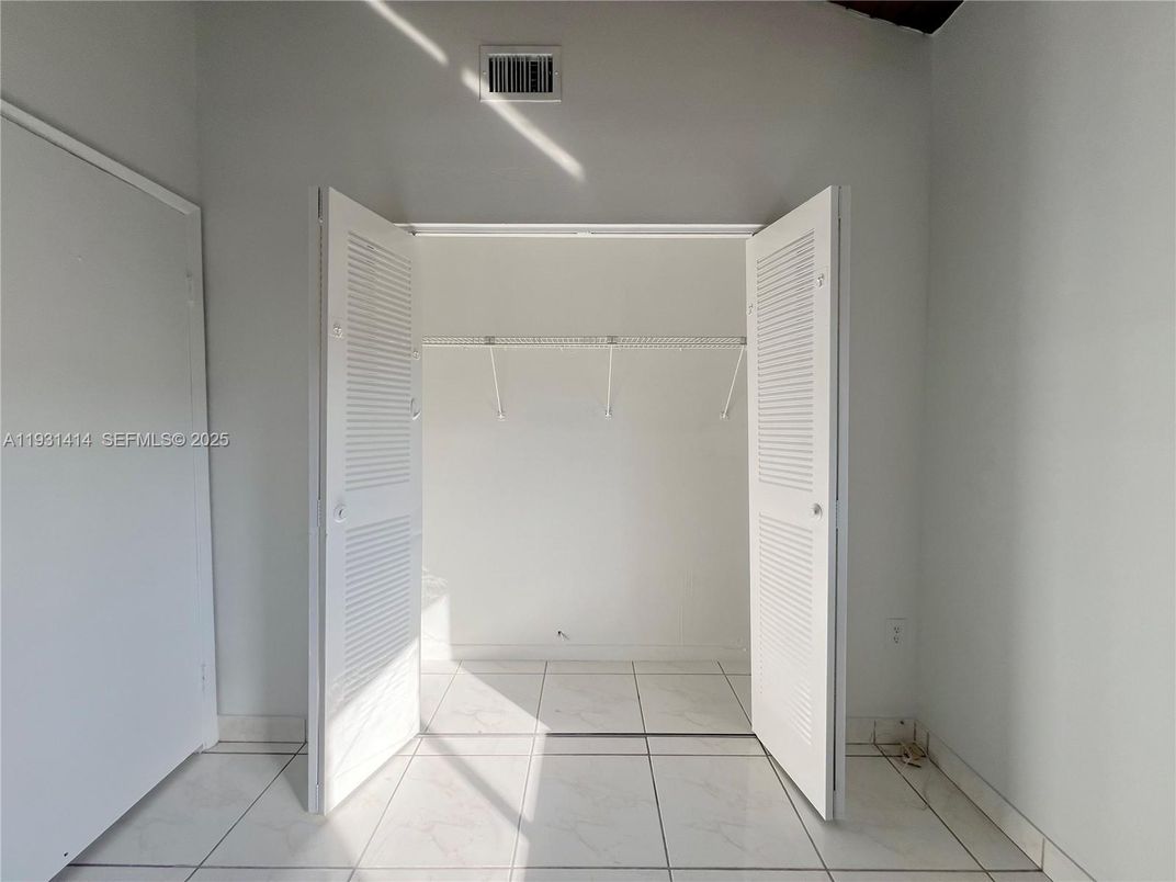 Empty room, Interior, Marble