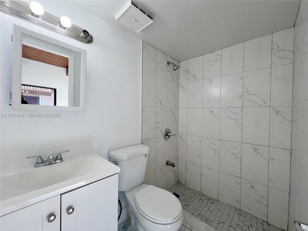 Bathroom, Interior, Marble Walls