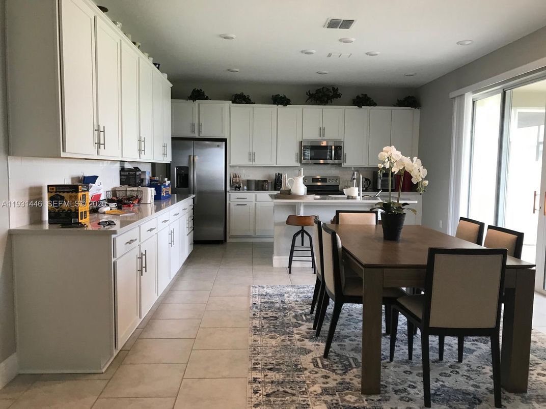 Dining room, Interior, Kitchen, Recessed Lighting, Stainless Steel Appliances