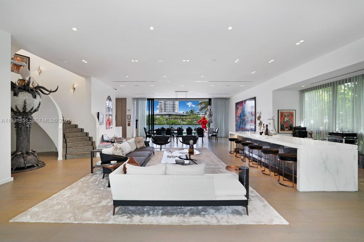 Dining room, Interior, Living room, Recessed Lighting, Wood Texture Flooring