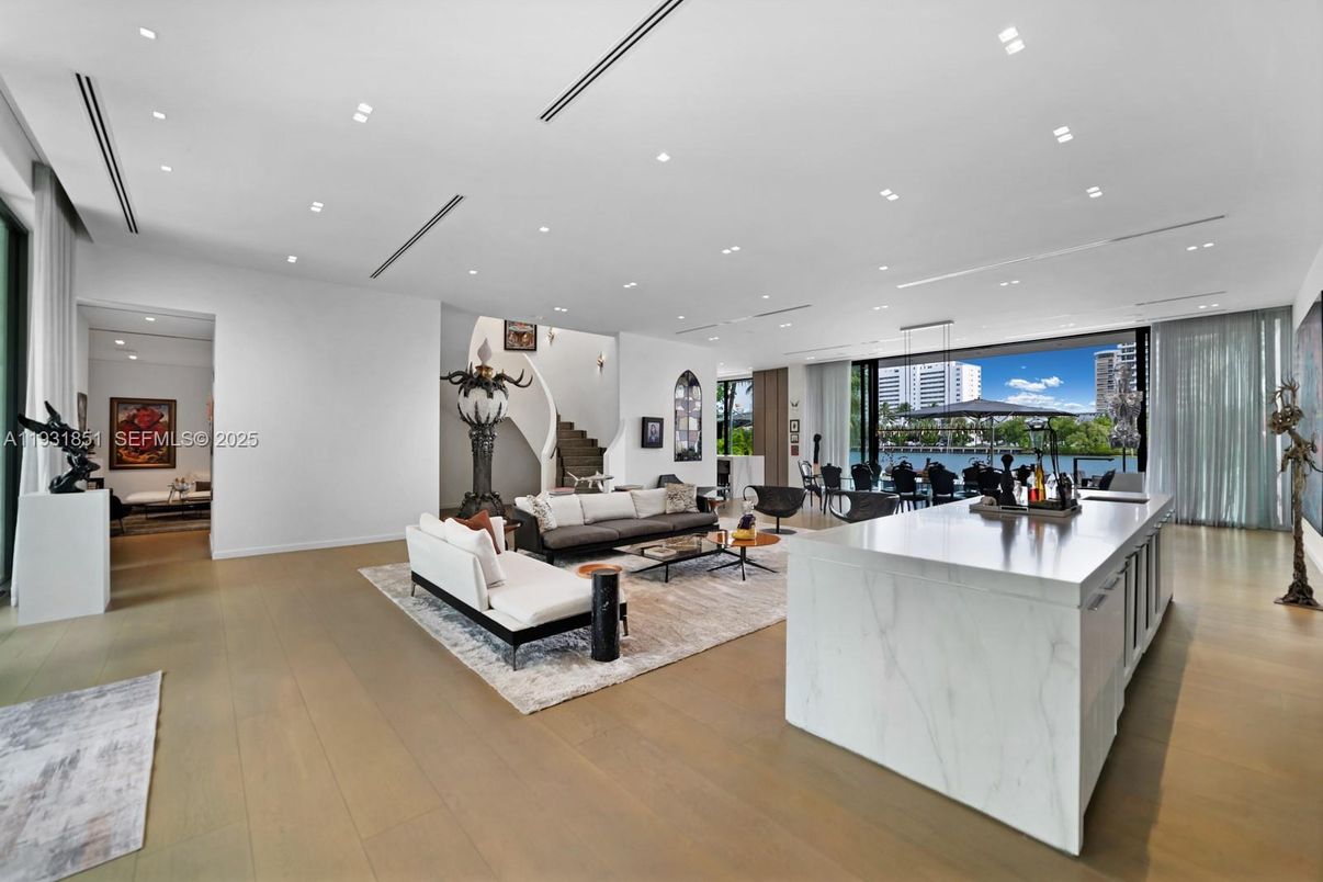 Interior, Kitchen, Living room, Pendant Lights, Recessed Lighting, Wood Texture Flooring