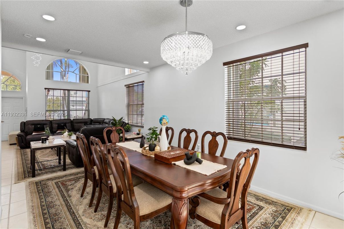 Chandelier, Dining room, Interior, Living room, Recessed Lighting