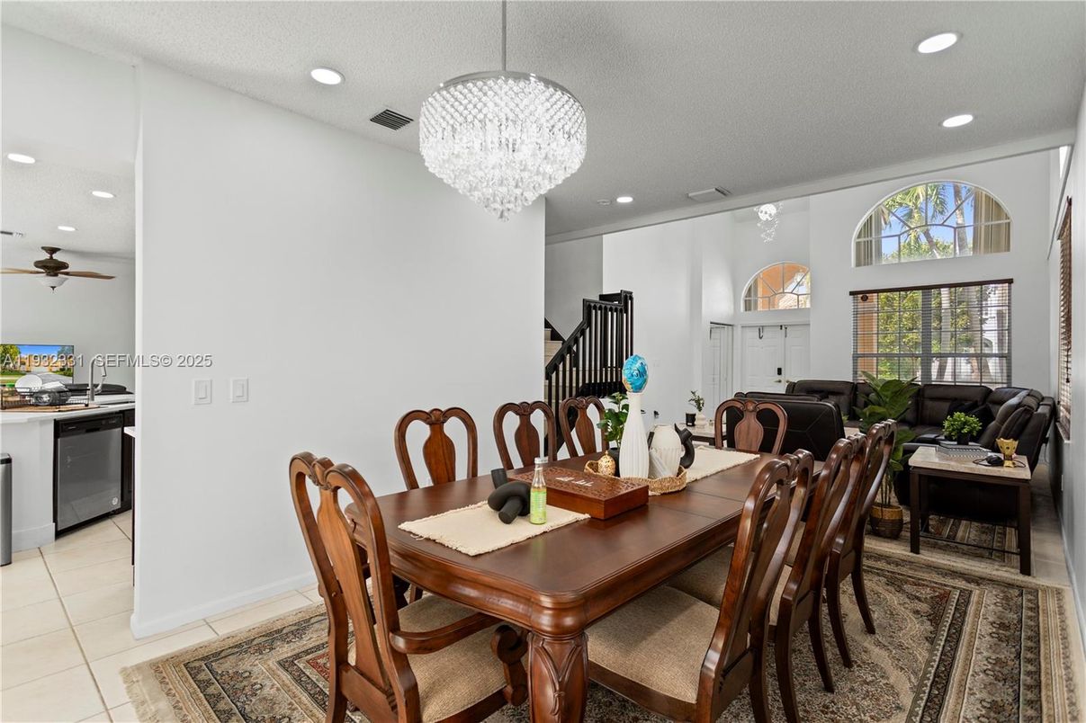 Chandelier, Dining room, Interior, Living room, Recessed Lighting