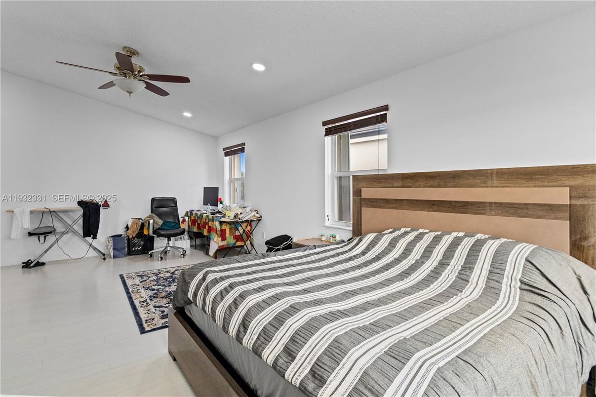 Bedroom, Interior, Recessed Lighting