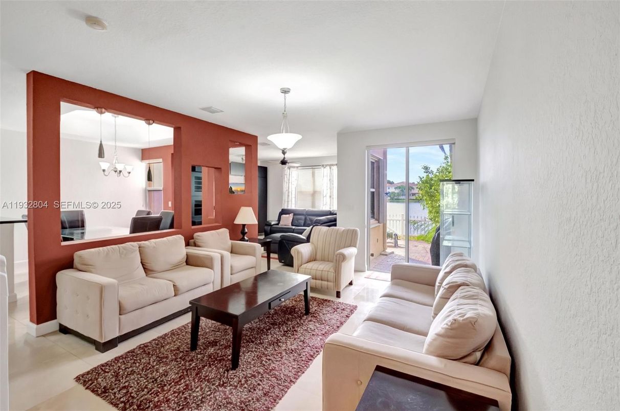 Dining room, Interior, Living room, Pendant Lights