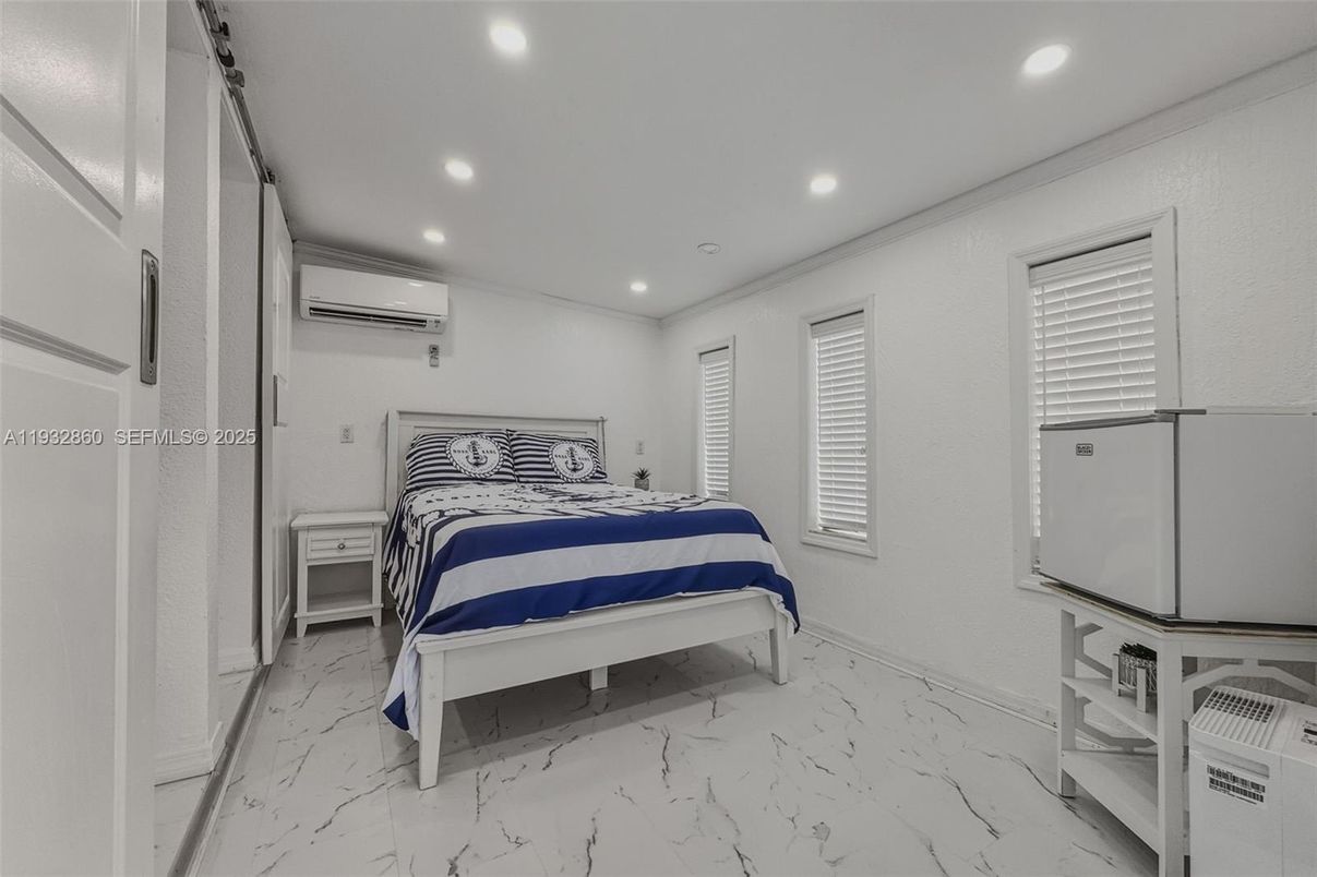 Bedroom, Interior, Marble, Recessed Lighting