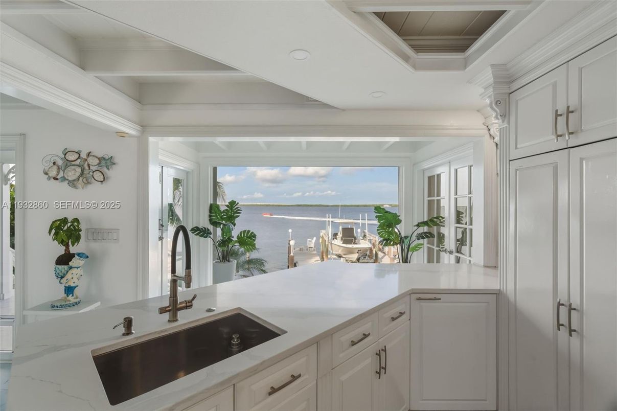 Interior, Kitchen, Recessed Lighting, Water