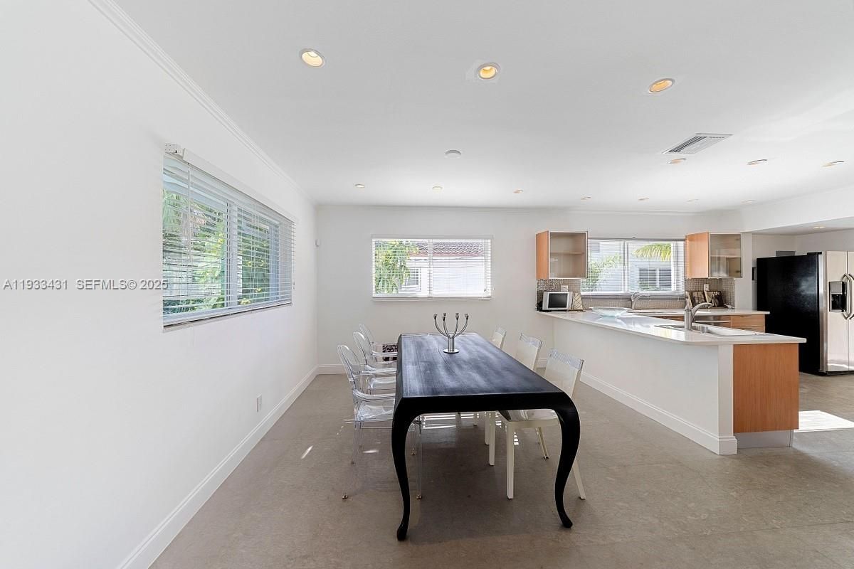 Dining room, Interior, Kitchen, Recessed Lighting