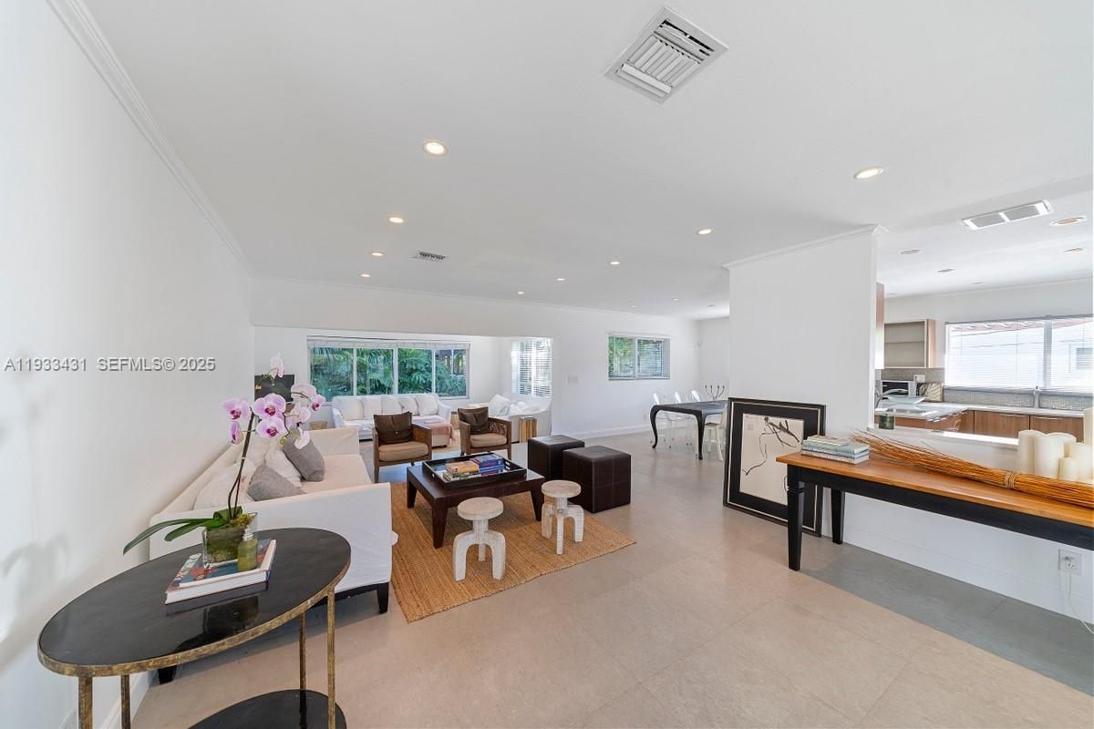Dining room, Interior, Living room, Recessed Lighting