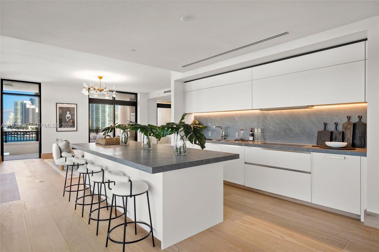 Interior, Pendant Lights, Wood Texture Flooring
