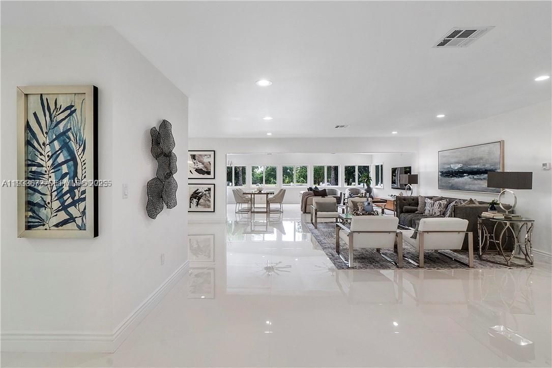 Dining room, Interior, Living room, Recessed Lighting