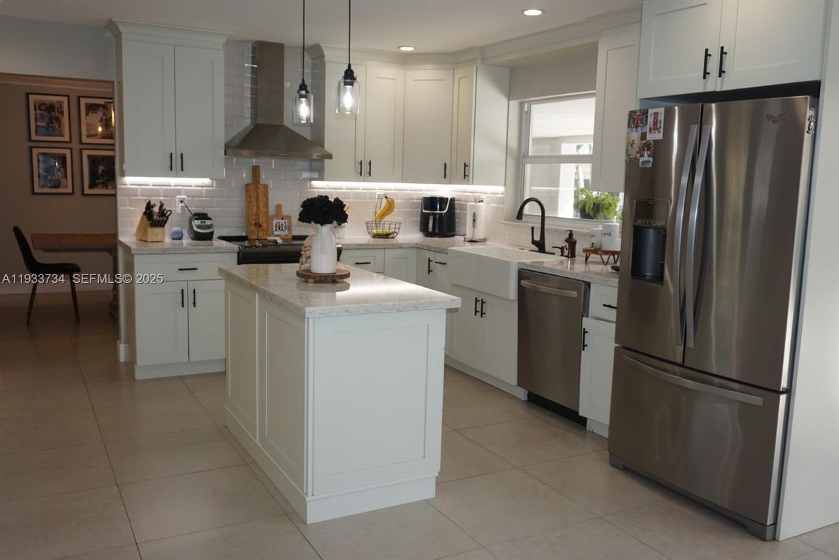 Interior, Kitchen, Pendant Lights, Recessed Lighting, Stainless Steel Appliances
