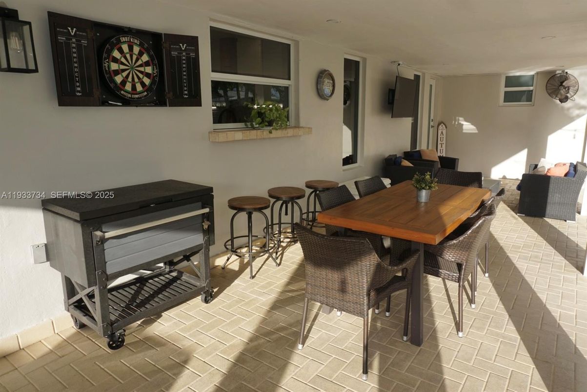 Dining room, Interior