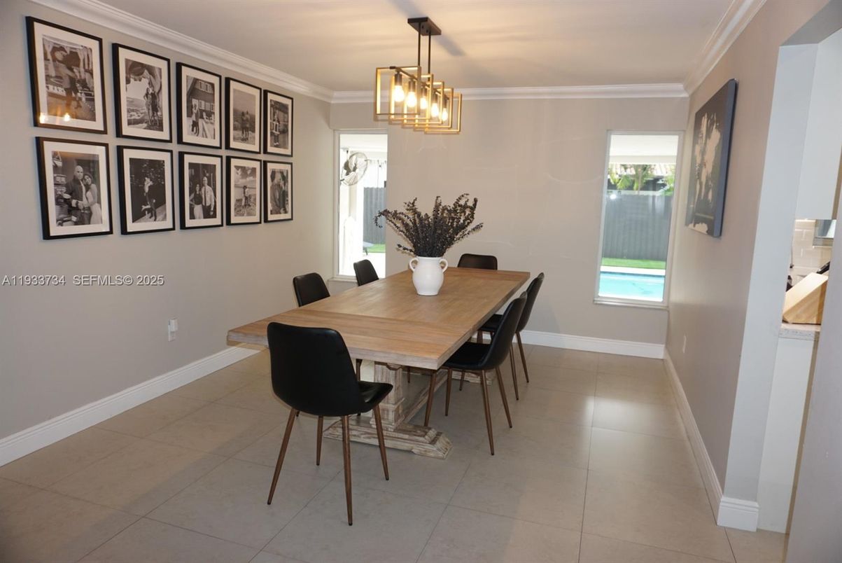 Dining room, Interior, Pendant Lights