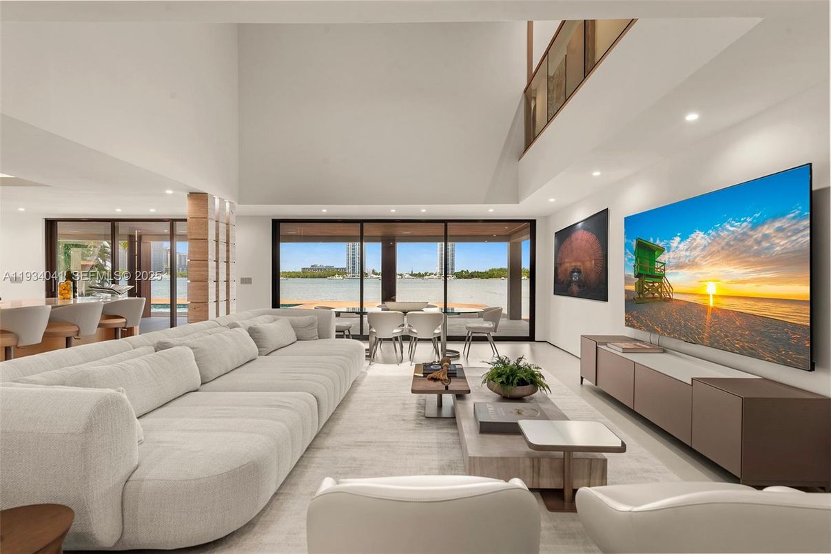 Dining room, Interior, Living room, Recessed Lighting, Water