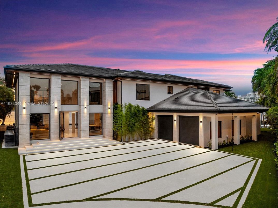 Backyard, Exterior, Facade, French Provincial