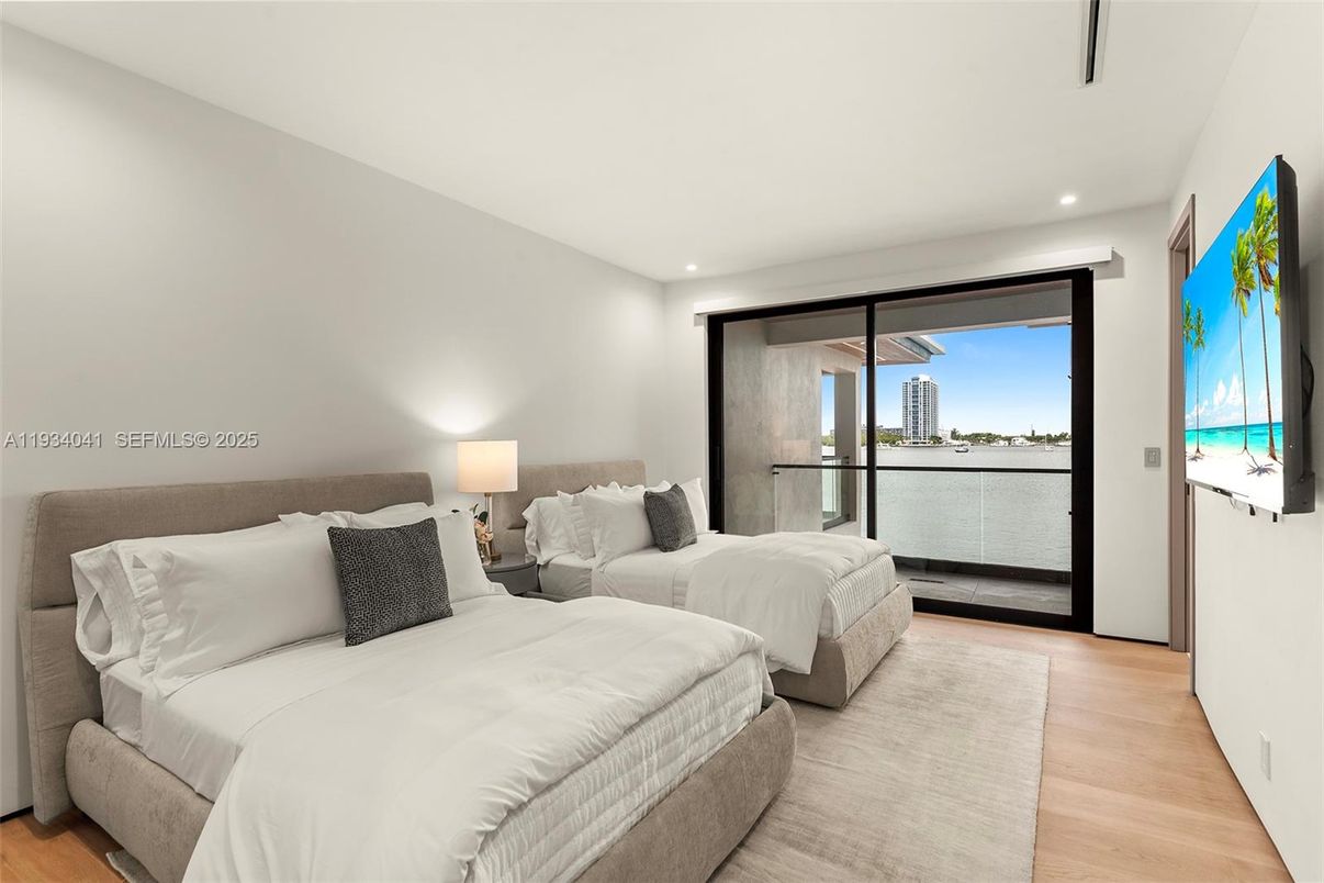 Bedroom, Interior, Recessed Lighting, Water, Wood Texture Flooring