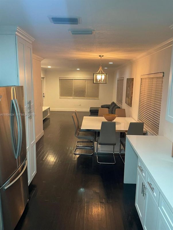 Dining room, Interior, Kitchen, Pendant Lights, Recessed Lighting, Wood Texture Flooring