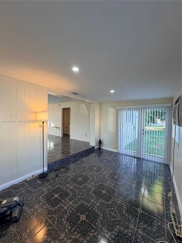 Empty room, Interior, Recessed Lighting